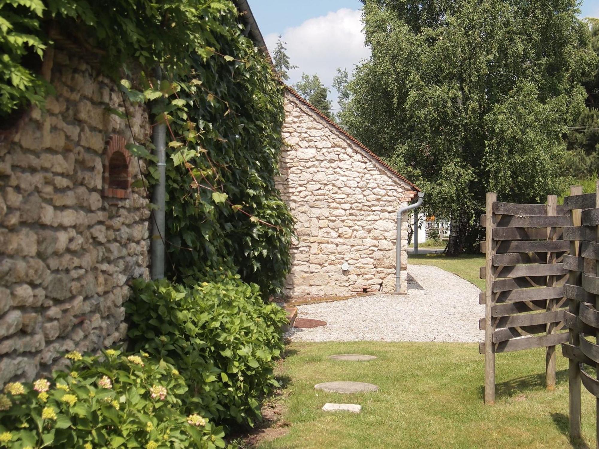 Vitry-aux-Loges Chambre Familiale Au Coeur De La Nature Avec Jardin Et Piscine Privee, Ideale Pour Explorer Le Loiret - Fr-1-590-265 B&B 외부 사진